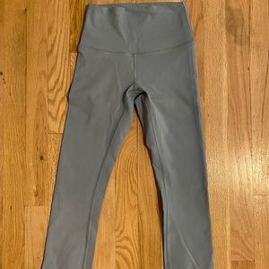 Light green lululemon cropped leggings
